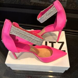 Shultz stilettos 👠